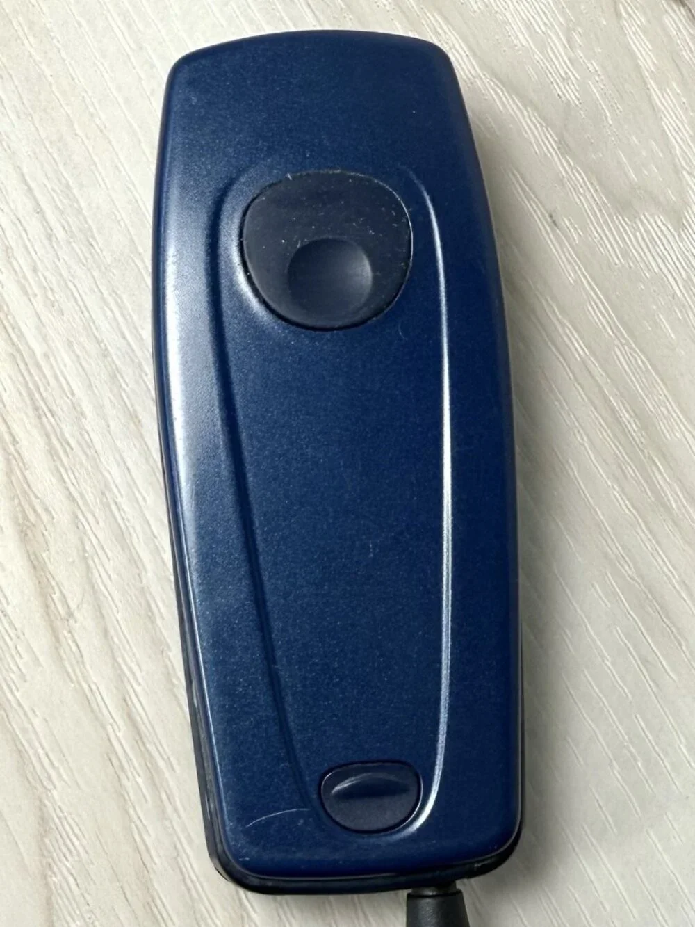 NOKIA Model 6010 Blue Candybar CELL PHONE *Cracked Screen* FOR PARTS/REPAIR